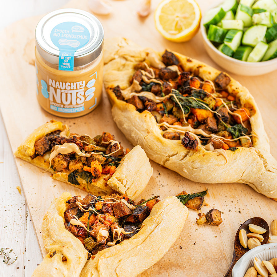 Vegane Pide mit Spinat und Erdnussmus Smooth
